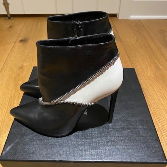 Black and White Saint Laurent Zipper booties - Picture 4 of 12